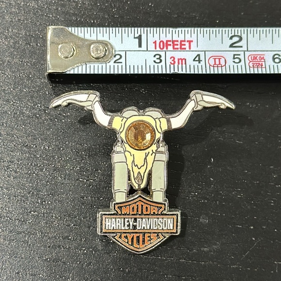 Harley-Davidson Steer Skull Pin - Picture 4 of 4